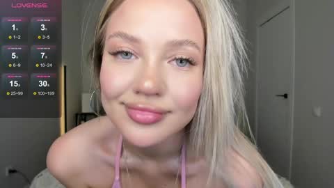 sarahphyllis online show from April 15, 8:53 pm