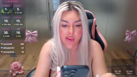 Sarah online show from October 29, 8:27 am