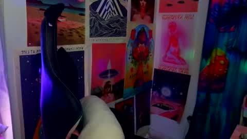 Sarah T online show from February 15, 7:51 am