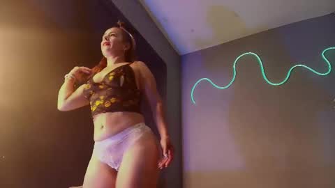 Sara  online show from December 20, 2:46 pm