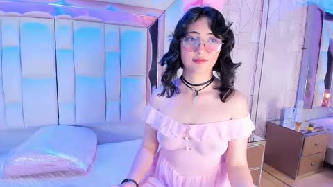 sara  online show from October 4, 7:06 am