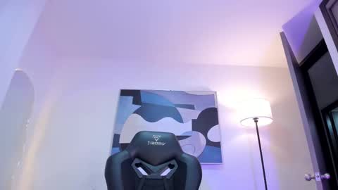 I am Sara  online show from March 8, 12:00 am