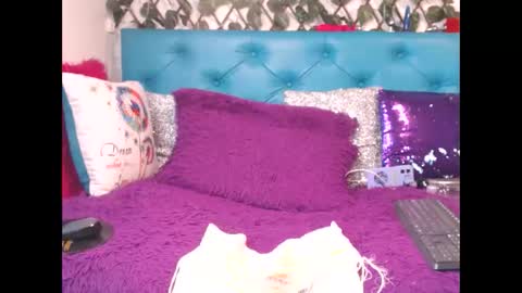 Sara Wills online show from February 14, 5:37 pm