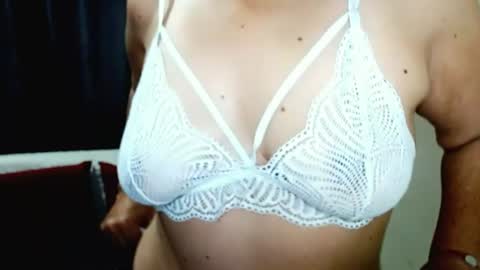 sarethdavis online show from June 19, 11:55 pm