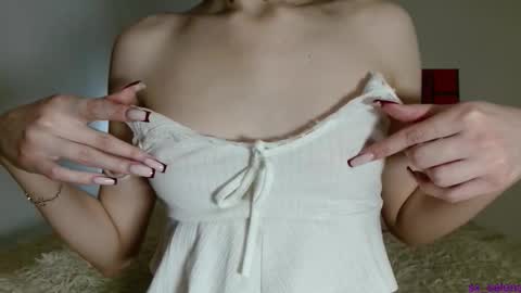 Your Selena 3 online show from March 14, 3:43 am