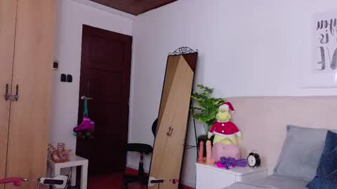 Sara online show from December 17, 11:22 pm