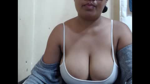 saronette online show from March 31, 7:42 am