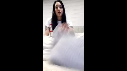 yesica online show from January 17, 1:48 am