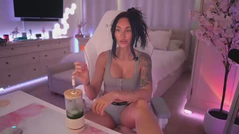 sashawest_official online show from July 27, 10:51 pm