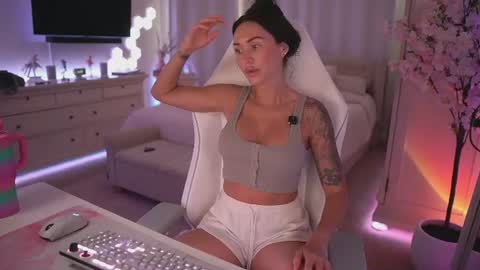 sashawest_official online show from July 15, 10:58 pm