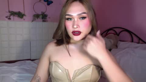 Sarah Drews   British-canadian online show from January 26, 5:44 pm