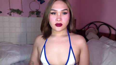 Sarah Drews   British-canadian online show from January 27, 4:41 am