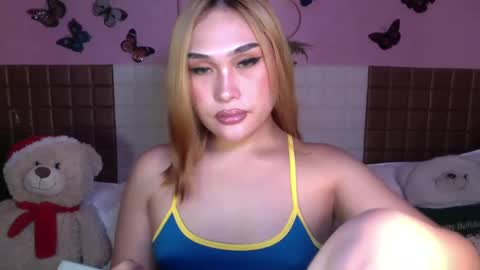 Sarah Drews   British-canadian online show from January 6, 4:04 am