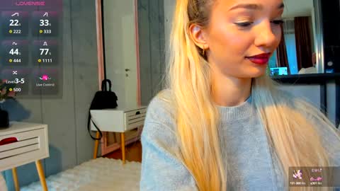 Snapshot of sassyt33n chatting on October 20, 9:25 am sassyt33n online show from October 20, 9:25 am