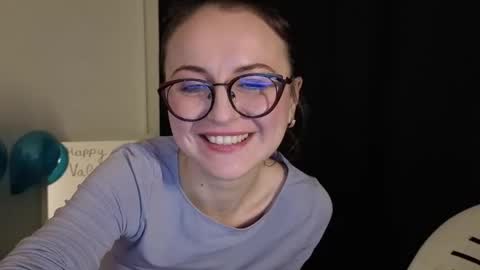 Lori online show from February 15, 6:28 pm