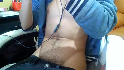 saturno_97 online show from February 2, 9:34 pm