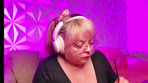 Gina George online show from February 7, 1:52 am