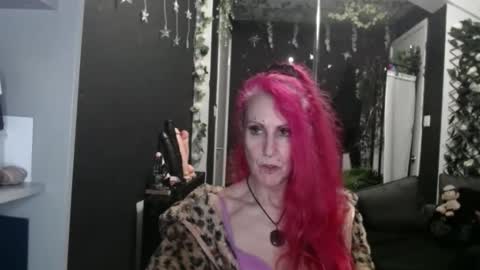 SaucySky online show from November 6, 11:30 pm