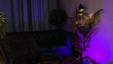 Snapshot of sauruspal chatting on October 10, 11:38 am Saurus Palmer online show from October 10, 11:38 am