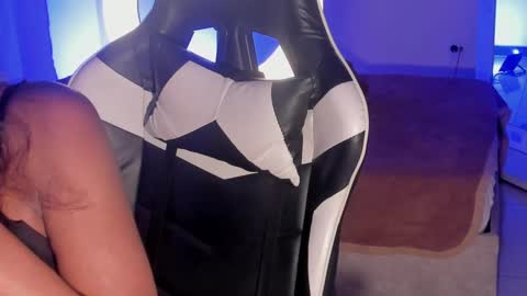 Savannahwildee online show from February 9, 9:37 am