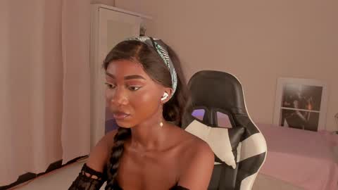 Savannahwildee online show from December 10, 7:43 pm