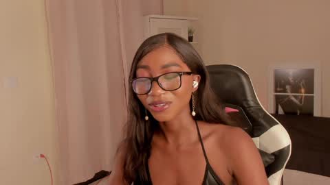 Savannahwildee online show from December 16, 7:43 pm