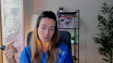 save the qween online show from February 2, 6:54 am