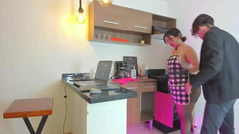 scaraandtomy online show from April 10, 8:13 pm