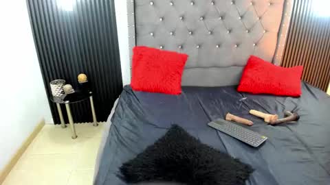 scarbadgirl_ online show from February 18, 3:39 am