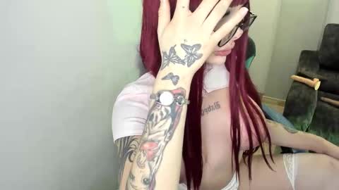 scarbadgirl_ online show from October 28, 4:13 am