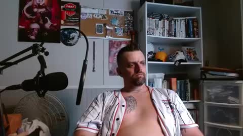 Snapshot of scarecrow2wm chatting on October 13, 7:27 pm Kent Clark online show from October 13, 7:27 pm