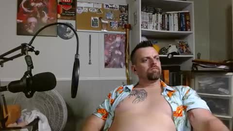 Snapshot of scarecrow2wm chatting on October 18, 4:05 am Kent Clark online show from October 18, 4:05 am