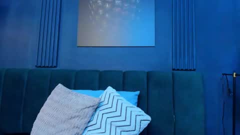 Scarlet Edwars online show from November 17, 6:54 pm