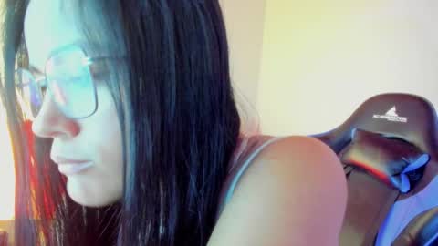 scarlet taylor kennedy online show from February 5, 9:18 pm