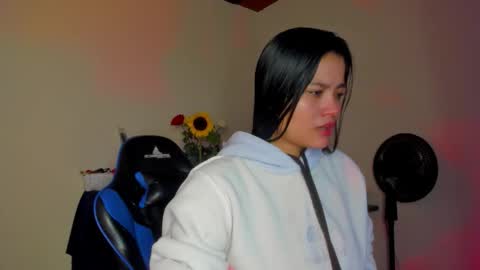 scarlet taylor kennedy online show from February 17, 6:18 pm