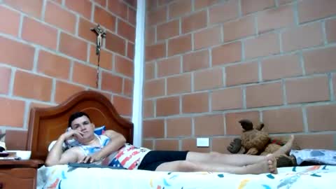 scarlet_taylor32 online show from August 7, 3:49 am