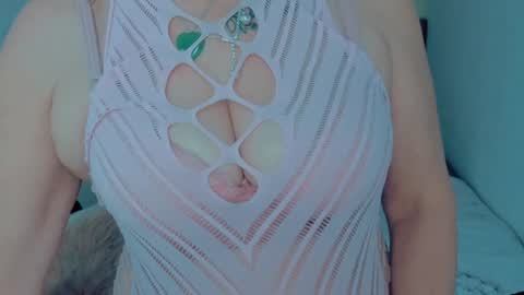 Snapshot of scarlethoot_ chatting on December 30, 2:51 pm S C A R L E T online show from December 30, 2:51 pm