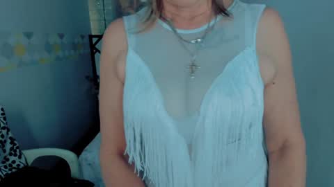 Snapshot of scarlethoot_ chatting on January 21, 12:07 pm S C A R L E T online show from January 21, 12:07 pm