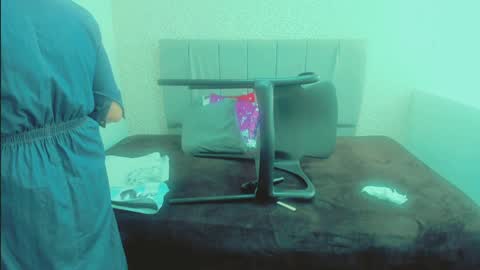 Snapshot of scarlethoot_ chatting on January 25, 6:02 pm S C A R L E T online show from January 25, 6:02 pm