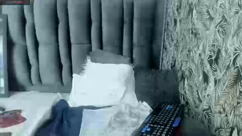 Snapshot of scarlethoot_ chatting on September 15, 1:34 pm S C A R L E T online show from September 15, 1:34 pm