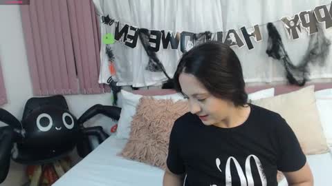 scarlet  online show from October 29, 10:50 am