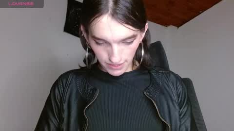 scarlet online show from April 25, 4:25 am