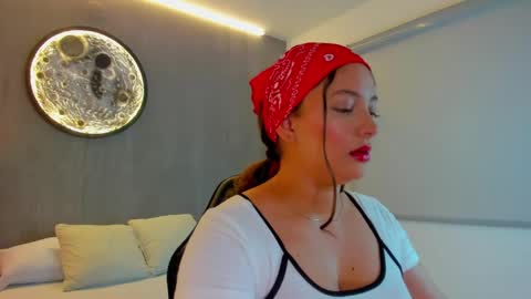 S C A R L E T T online show from April 19, 2:01 am