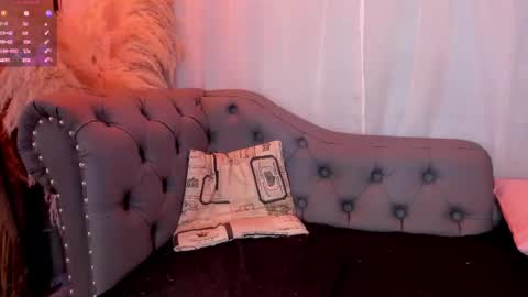 Scarlett Johs online show from September 19, 4:11 pm