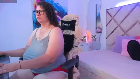vanessa online show from June 25, 7:52 pm