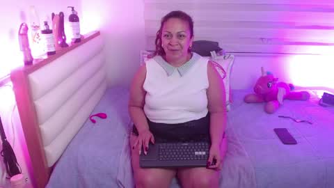 scarlettbooty online show from April 9, 10:10 am