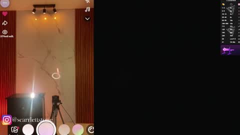 Snapshot of scarrlett_stone chatting on October 21, 3:33 am Scarlett Stone online show from October 21, 3:33 am