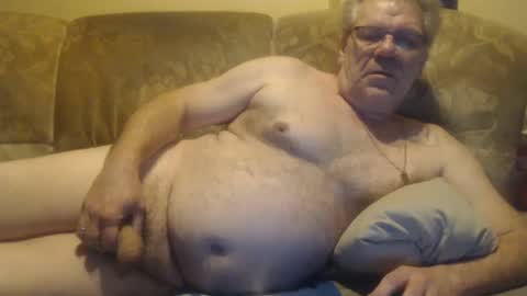 schnapper11 online show from January 2, 10:22 pm