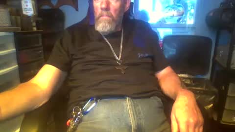 schroederjohn887 online show from October 19, 11:20 pm