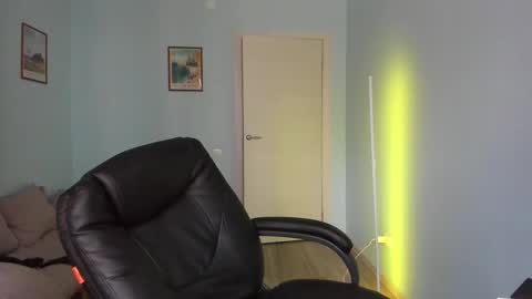 Thomas brunette and Alex blond online show from March 2, 1:16 pm